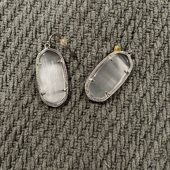 Kendra Scott Elle Silver Slate Earrings - Picture 3 of 5